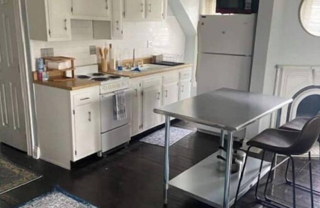 Studio near Downtown & Churchill unit 3