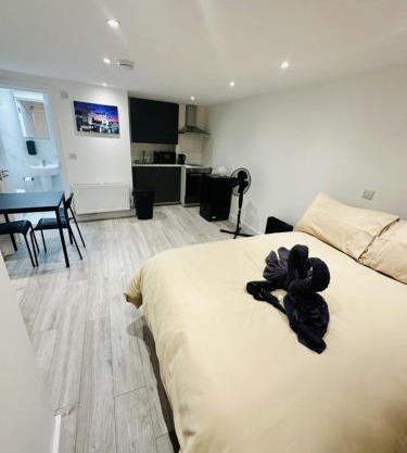 Studio near Waterloo