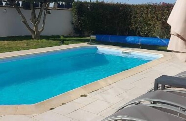Studio neuf avec accès piscine