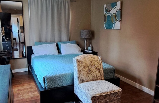 Studio, perfect for students on rotation at Oregon Health & Sciences University.