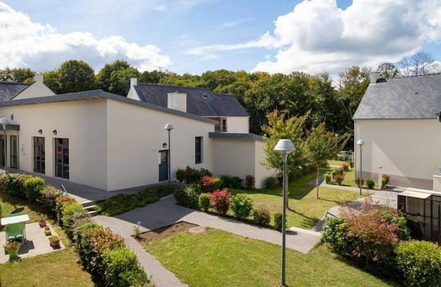 Studio + terrasse ou balcon à 900m du centre ville