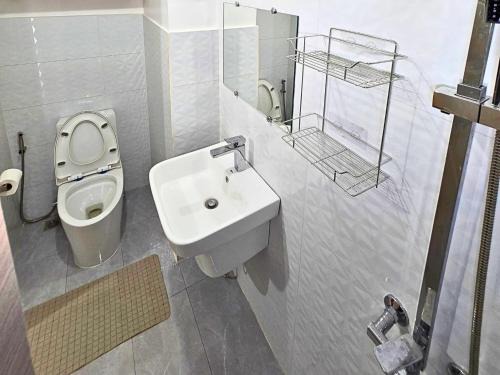 Studio Unit at Bernwood Tower