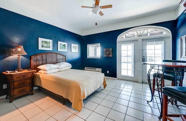 NOUVEAU! Studio avec vue sur la marina: 15 mi aux Everglades!