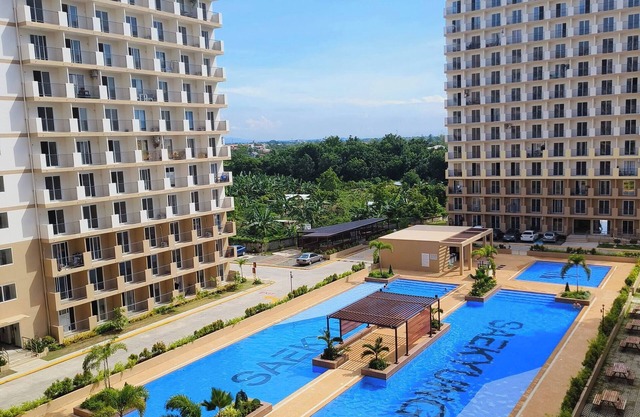 Studio w pool, mountain & city view Mactan airport
