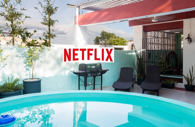 Studio avec piscine partagée, Netflix, etc. du centre de la ville