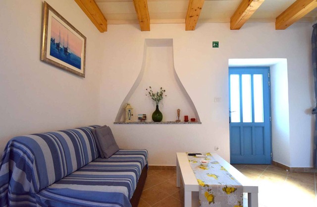 Studio avec air conditionné dans une maison en pierre