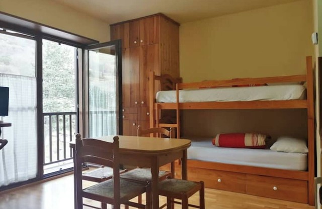 Studio with balcony and light - Erta 11