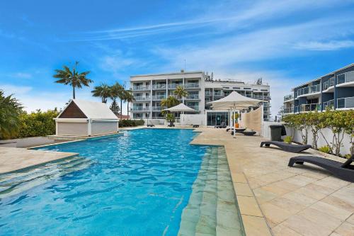 Studio with Pool, Spa and Gym