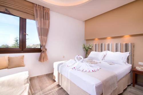 Studios Apartments Irini Patira
