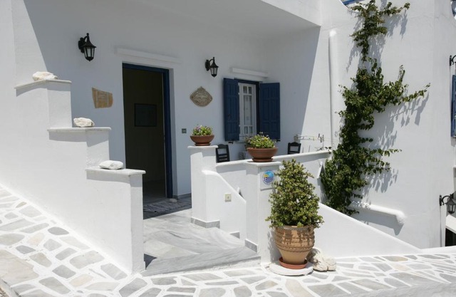 Studios Eleni I