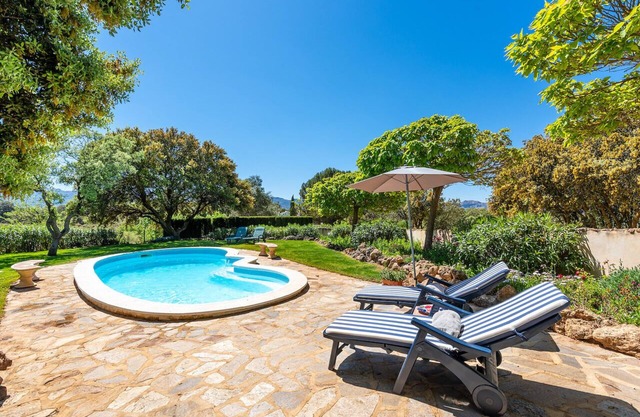 Superbe Country Villa avec vue sur la montagne sur 6 acres de terres privées
