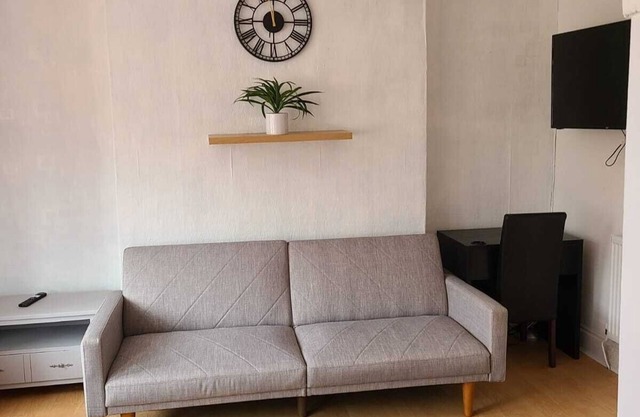 Stunning 1 bed flat in Newport-F3