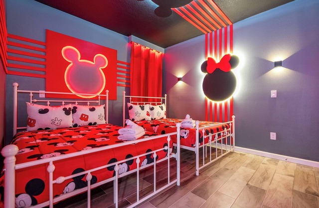Stunning 15 suites close to Disney