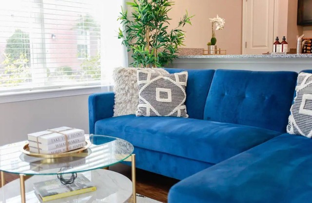 Stunning 2 BDRM Apartment in the Heart Of Norfolk!