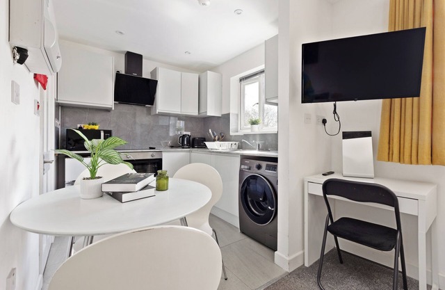 Stunning 2-Bed Apartment in Harrow
