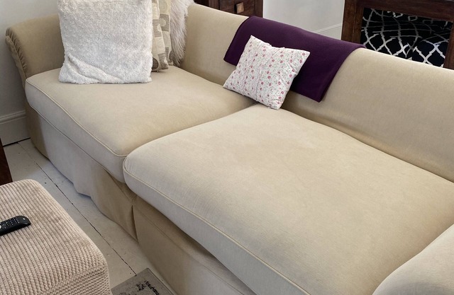 Stunning 2-Bed Apartment above Schooners Bar
