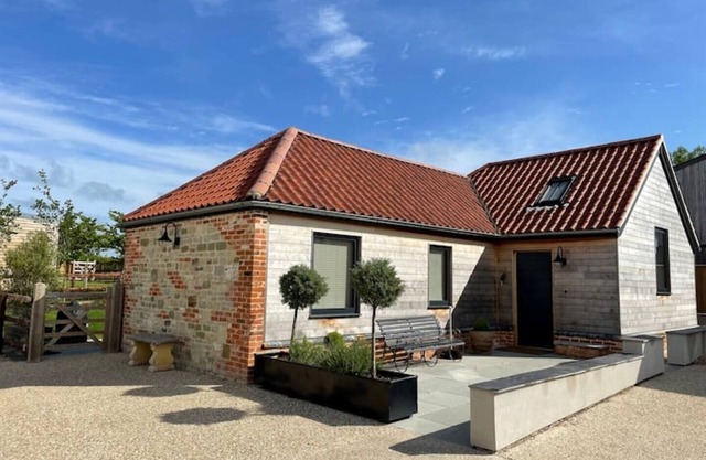 Stunning High Specification, 2-Bed Country Cottage.