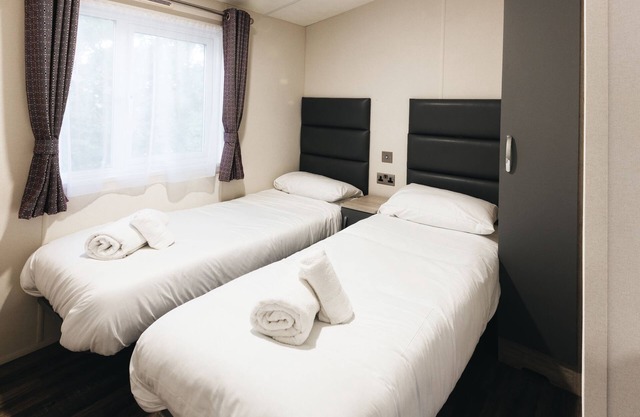Stunning 2 bed lodge with hot tub - Barmston