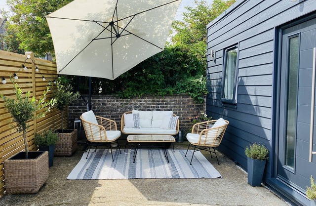 Stunning 2-Bed self contained oasis in Eastbourne