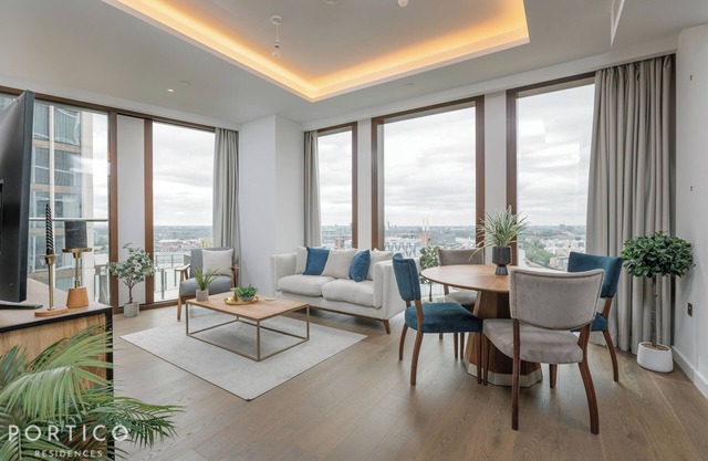 Stunning 2 bedroom apartment with pool in Nine Elms