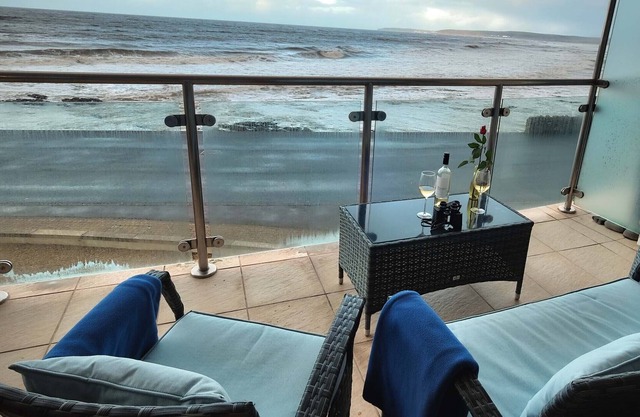 Superbe appartement de 2 chambres sur le front de mer