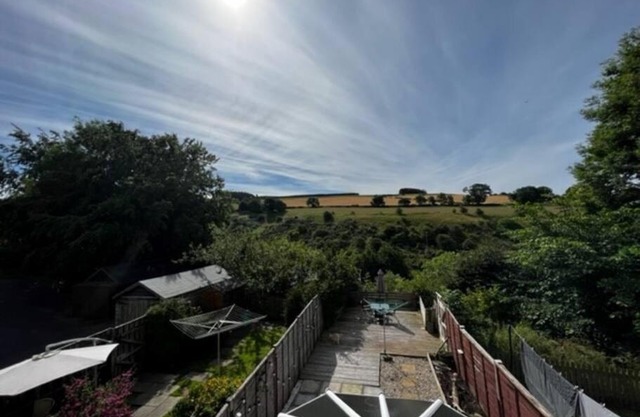 Stunning 2 bedroom house with Garden