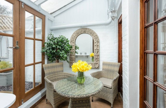 Stunning 2BD property w/ garden in Salisbury