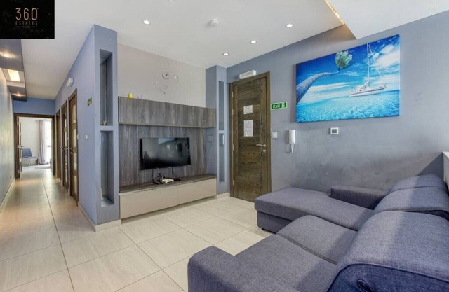 Stunning 2BR APT w/Hill View, perfect for Relaxing