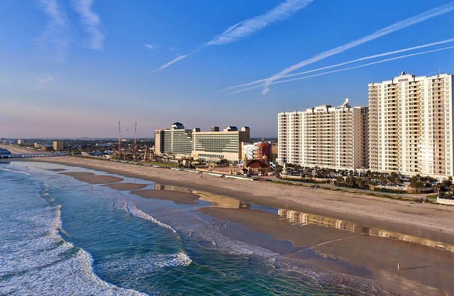 Stunning 2BR Beach Condo, Walk to Daytona Beach!