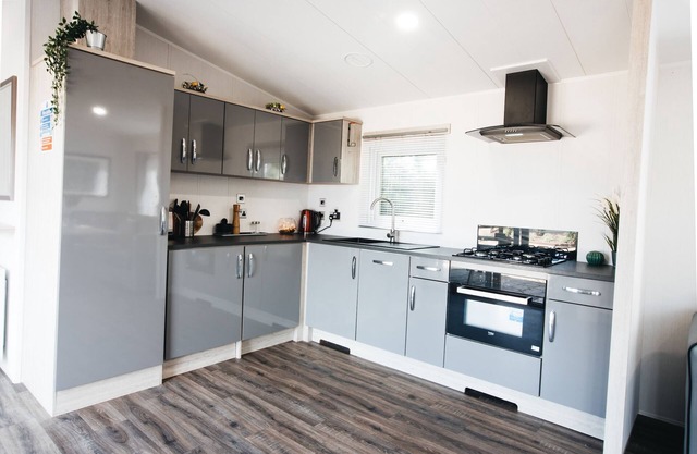 Stunning 3 bed lodge with hot tub - Barmston