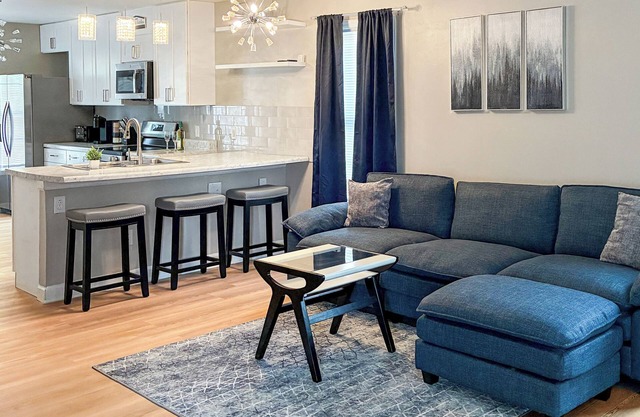 Stunning 3-bedroom house near The Coliseum & Downtown