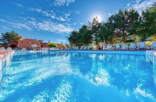 Stunning 3-Bedroom Cottage at La Casa Resort- Perfect for a Fun Relaxing Getaway