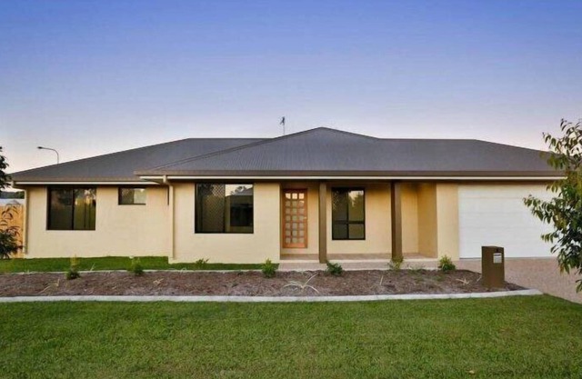 Stunning 3 Bedroom Home in Wakeboard Circuit