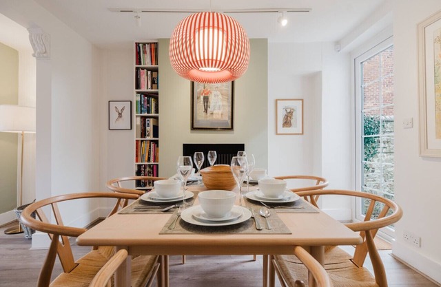 Stunning 3 Bedroom Oxford Retreat!