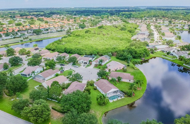 Superbe villa de 4 chambres avec piscine et vue sur le lac