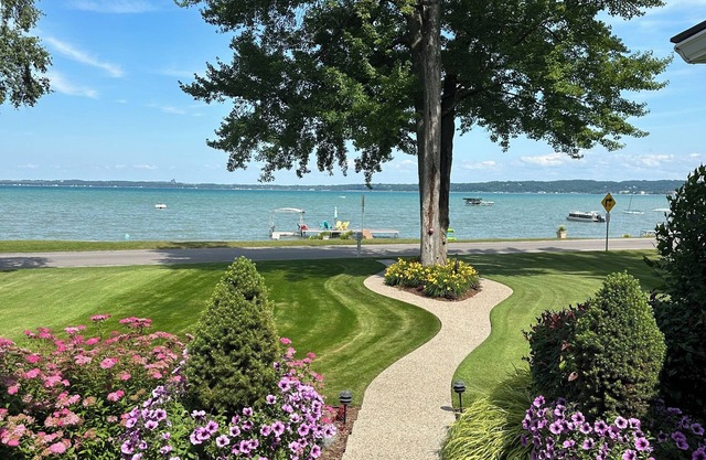Stunning 4-Bed, 3-Bath with 100 Ft of Private Beach – Your Dream Retreat Awaits
