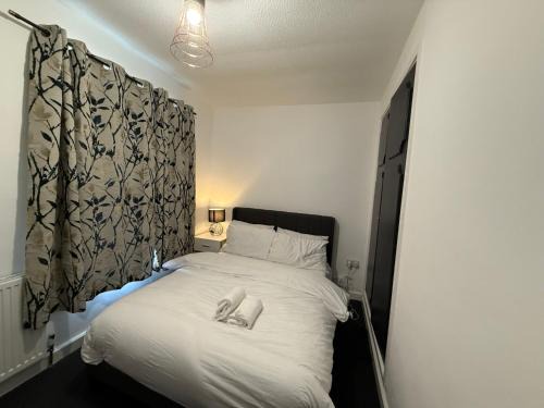 Stunning 4-Bed House in Bridgend