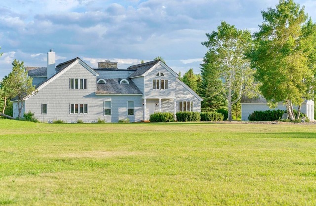 Stunning 4 Bedroom in Wilson WY with Teton Views. Long Term Rental.