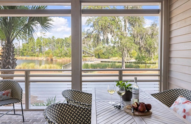 Stunning 4 Bedroom Townhouse in the Heart of Moreland Village!