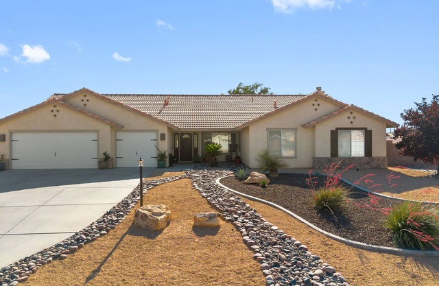 Stunning 4-bedroom 3-bath home with desert views