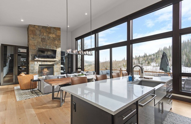 Stunning 4 Bedroom in Silverthorne!