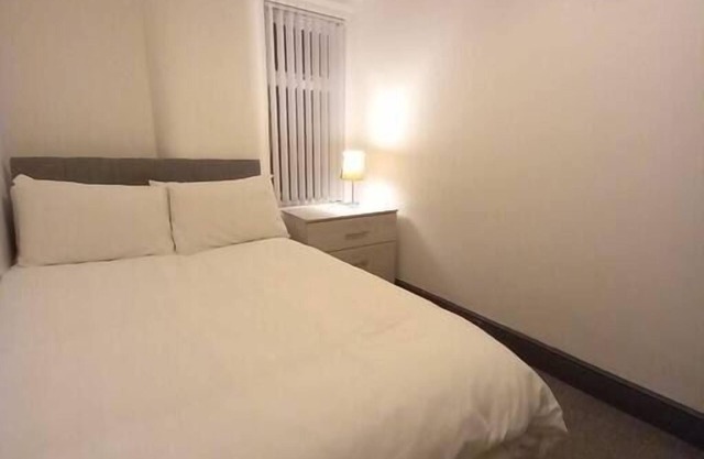 Stunning 4 BR Hanley House