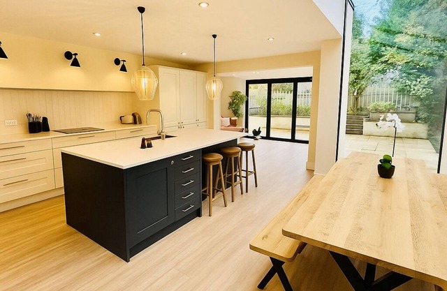 Stunning 5 bed house in enviable location