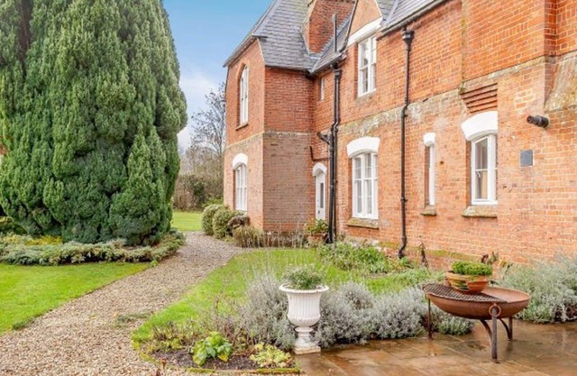 Superbe ancien Vicarage de 5 lits à West Challow, Oxfordshire (avec écurie / paddock)