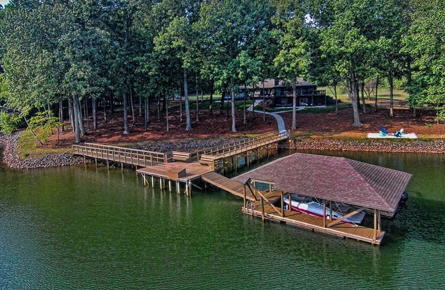 Stunning 5 Bedroom Private Lakefront Getaway on 3 Acres with 420 Ft on the Lake
