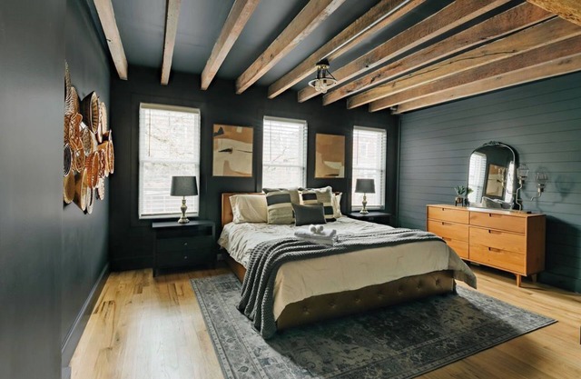 Stunning 5 BR - Heart of Downtown