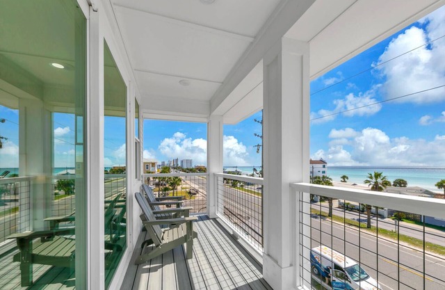 ☀️Stunning 6BR Home-Private Pool-Across from Beach-Golden Seashell East☀️