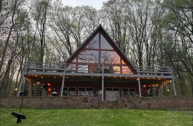 Stunning A-frame on Lake WI