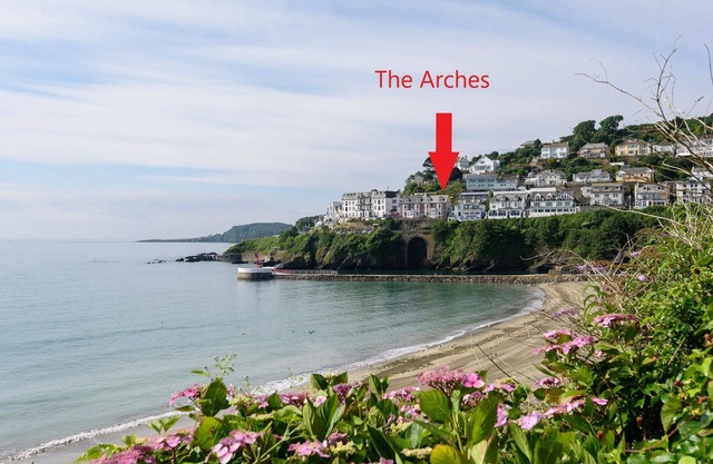 Stunning apartment for four overlooking Looe bay, with parking.