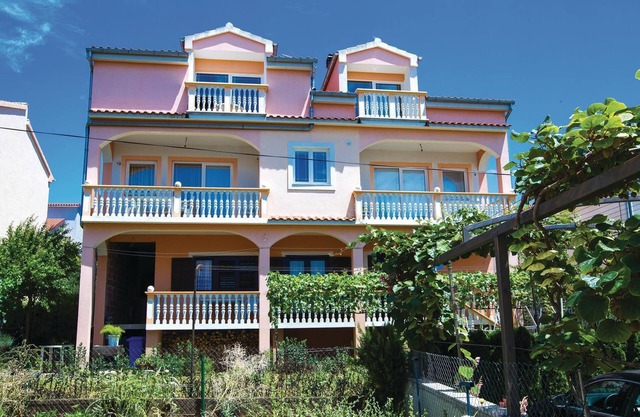 Bel appartement à Biograd avec WiFi